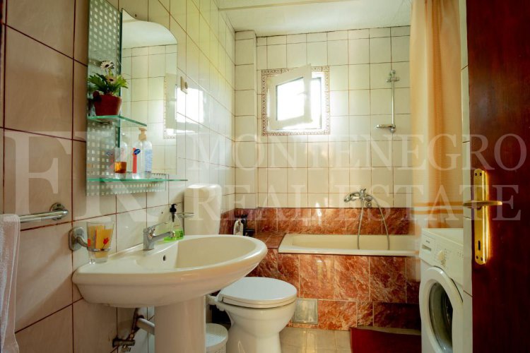 *Nice two-family house, 180m2, in Bar-Polje with garage and garden, Montenegro.