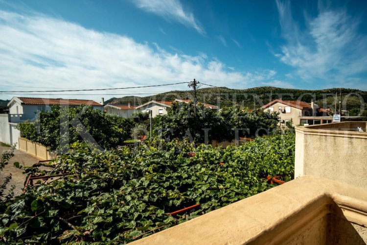 *Nice two-family house, 180m2, in Bar-Polje with garage and garden, Montenegro.