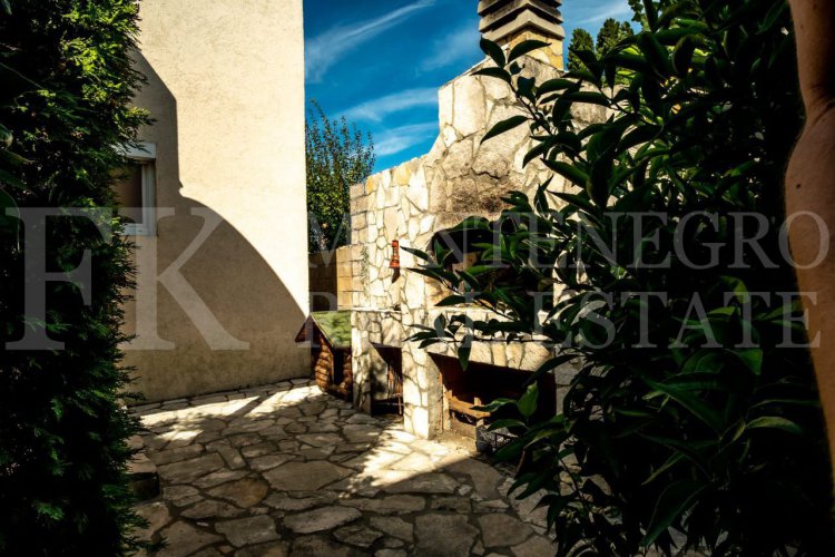 *Nice two-family house, 180m2, in Bar-Polje with garage and garden, Montenegro.