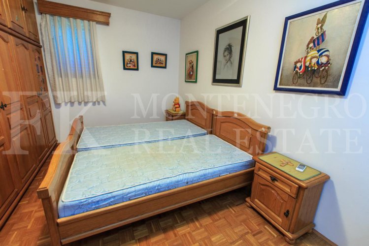 *Big house, 458m2, located in Bar-Susanj, fully furnished with exquisite antique furniture and offering sea views, in Montenegro.