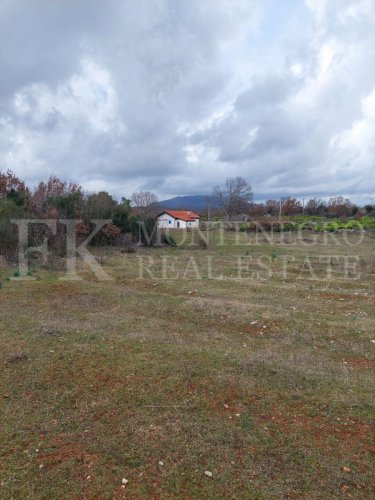 *Unique and rare offer near Ulcinj: A huge plot of 83,000m2 with a legal house of 90m2 and a beautiful view of the Ada Bojana River and the Adriatic Sea in Montenegro.