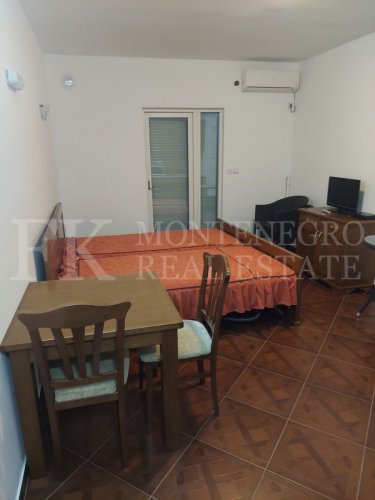 *Apartment Building with Holiday Apartments / Small Hotel in Utjeha-Hladna Uvala, only 280m to the Sea, in Montenegro