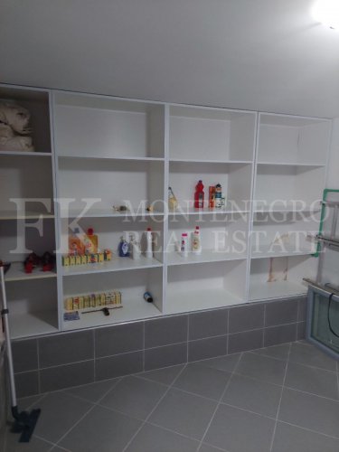 *Apartment Building with Holiday Apartments / Small Hotel in Utjeha-Hladna Uvala, only 280m to the Sea, in Montenegro