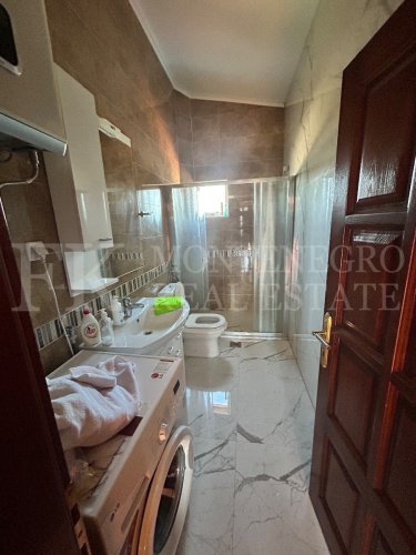 *Apartment Building with Holiday Apartments / Small Hotel in Utjeha-Hladna Uvala, only 280m to the Sea, in Montenegro