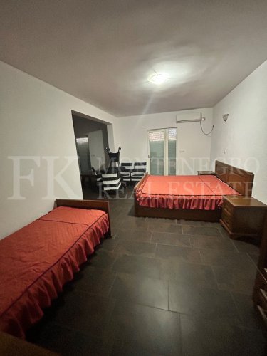 *Apartment Building with Holiday Apartments / Small Hotel in Utjeha-Hladna Uvala, only 280m to the Sea, in Montenegro