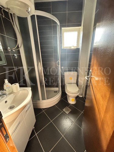 *Apartment Building with Holiday Apartments / Small Hotel in Utjeha-Hladna Uvala, only 280m to the Sea, in Montenegro