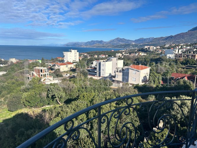 *Apartment Building with Holiday Apartments / Small Hotel in Utjeha-Hladna Uvala, only 280m to the Sea, in Montenegro