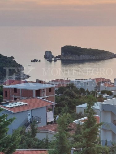 *Apartment Building with Holiday Apartments / Small Hotel in Utjeha-Hladna Uvala, only 280m to the Sea, in Montenegro