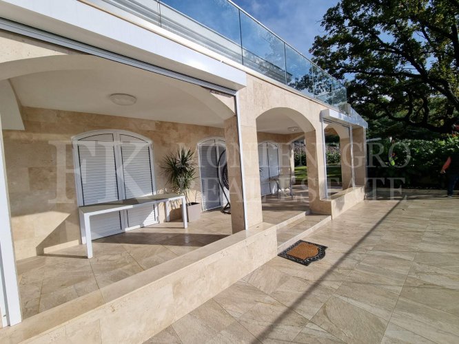 Dream Villa,440m2, in Budva-Prijevor with Sea View and Beach Proximity, in Montenegro.