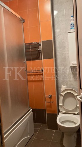 *Holiday Apartment House in Dobra Voda, Montenegro – 450 m², 10 Apartments, Only 250 m from the Sea