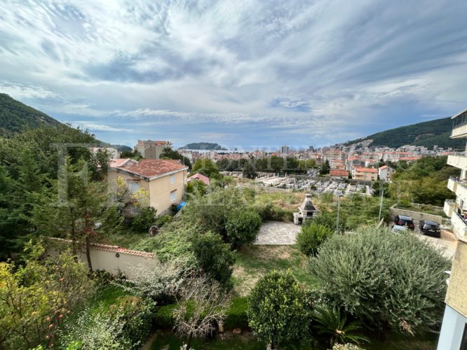 *Exclusive Apartment, 97m² with Sea View and Fireplace in Budva - Lazi, Montenegro