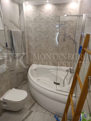 *Charming Family House, 120 m², in Ulcinj-Stoj with Large Terrace and Parking, Near the Sand Beach, Montenegro.