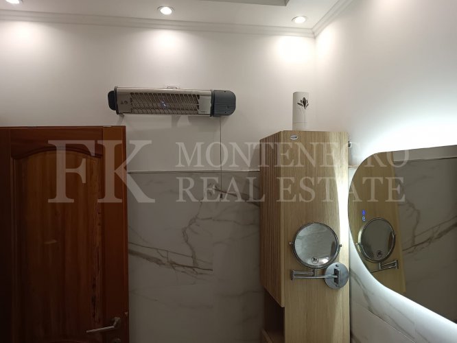 *Charming Family House, 120 m², in Ulcinj-Stoj with Large Terrace and Parking, Near the Sand Beach, Montenegro.