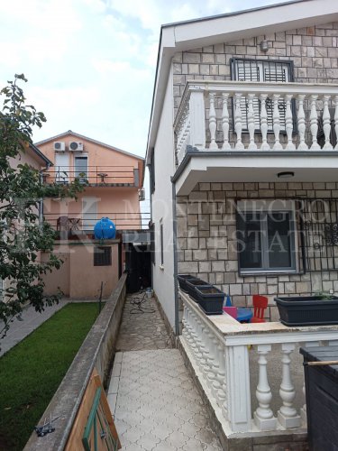 *Charming Family House, 120 m², in Ulcinj-Stoj with Large Terrace and Parking, Near the Sand Beach, Montenegro.