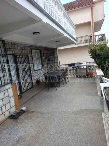*Charming Family House, 120 m², in Ulcinj-Stoj with Large Terrace and Parking, Near the Sand Beach, Montenegro.