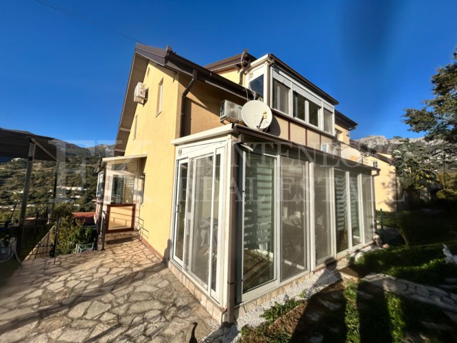 Semi-detached house, 132m2, above Bar, in a beautiful complex of villas in the village area Zupci, with sea view, swimming pool plus two garages, in Montenegro.