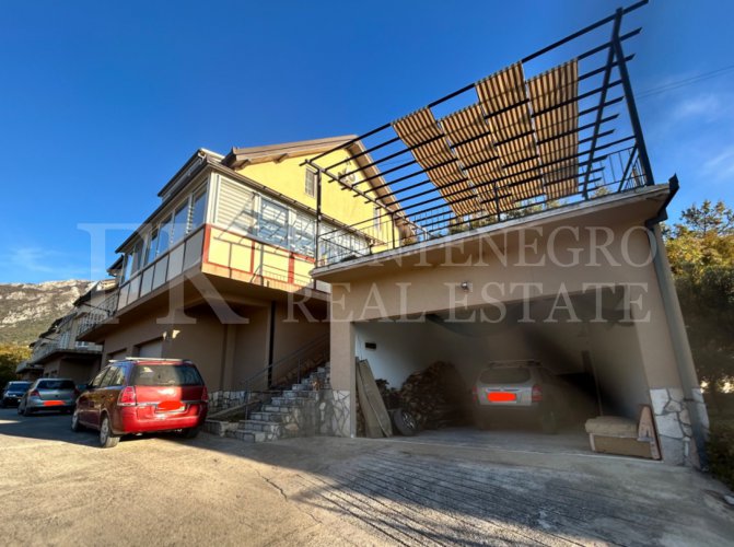 Semi-detached house, 132m2, above Bar, in a beautiful complex of villas in the village area Zupci, with sea view, swimming pool plus two garages, in Montenegro.