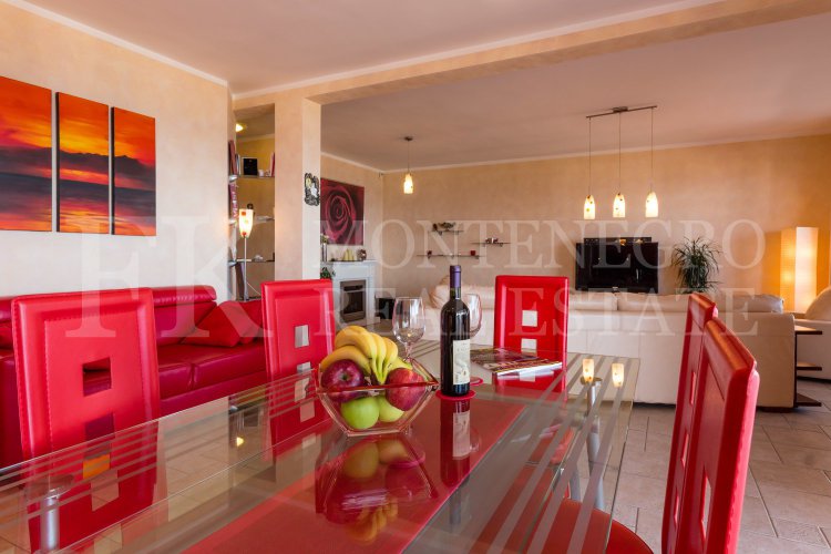 Luxury Apartment with Stunning Sea View, 141 m², in Bar-Utjeha