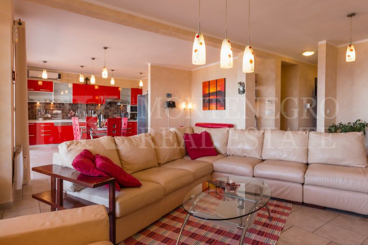 Luxury Apartment with Stunning Sea View, 141 m², in Bar-Utjeha