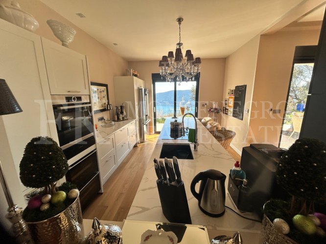 Spectacular New Villa with Sea View, Pool & Luxury Features – Herceg Novi, Trebisin