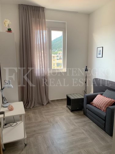 *Legalized. Exclusive apartment, 65m2, in prime location – Bar, Montenegro, with sea view, only a 3-minute walk to the sea and promenade.