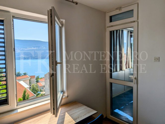 Charming Apartment with Sea View in Herceg Novi – Just 10 Minutes from the Old Town