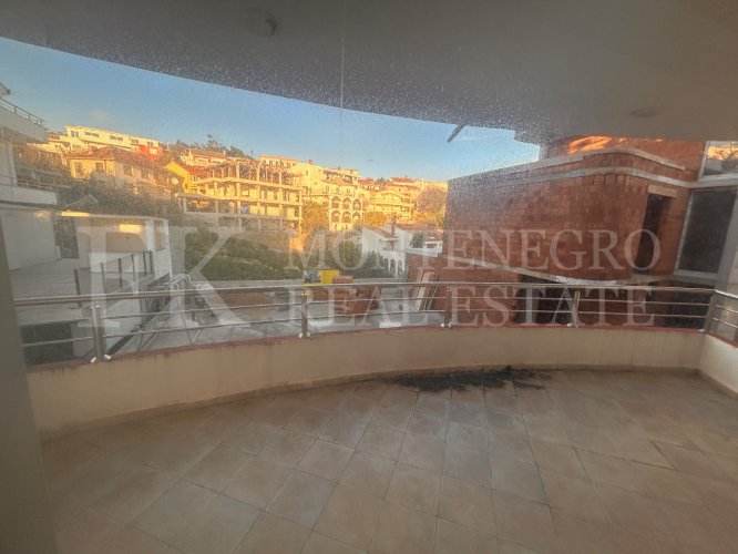 *Legalized! Great offer. Nice apartment, 87m2, in Ulcinj, only 700m away from the sea.