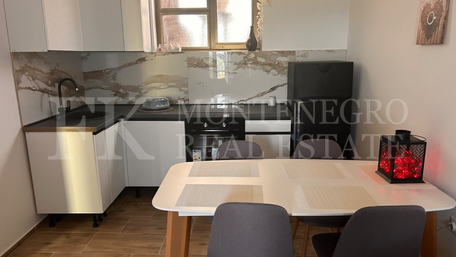 Legalized. Newly Renovated House with Sea View – Dobra Voda, 82 m² Living Space, Garden and Outbuilding