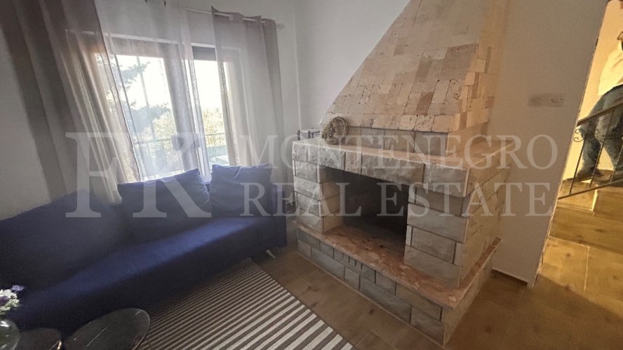 Legalized. Newly Renovated House with Sea View – Dobra Voda, 82 m² Living Space, Garden and Outbuilding