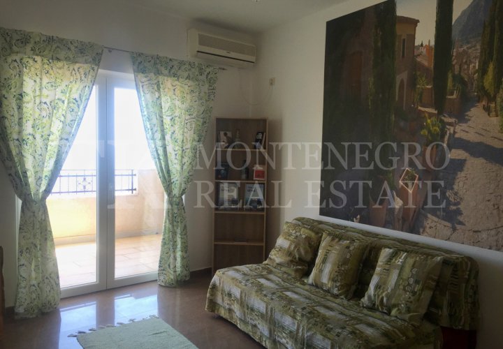 Villa in Budva with 9 Apartments and Sea View – Legalized Property for Sale in Montenegro