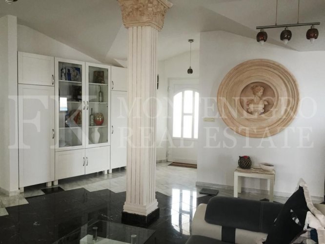 Villa in Budva with 9 Apartments and Sea View – Legalized Property for Sale in Montenegro