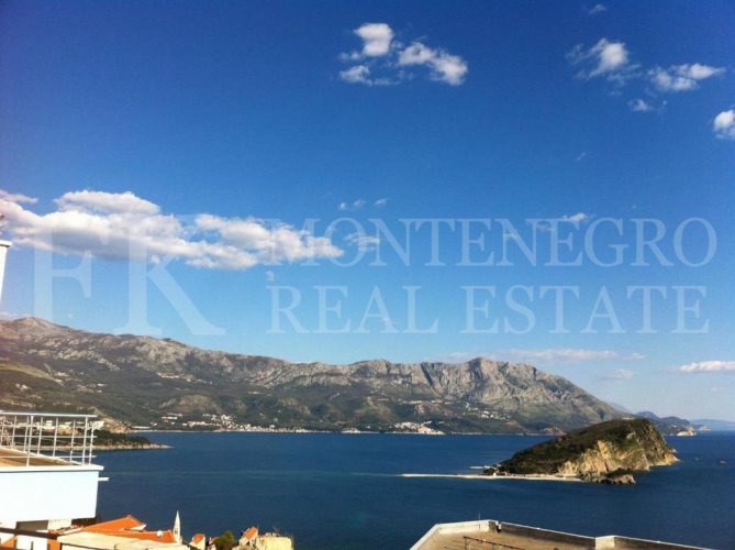Villa in Budva with 9 Apartments and Sea View – Legalized Property for Sale in Montenegro