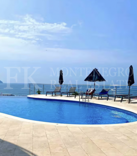 Luxury Apartment in Bečići – 65 m², only 2 minutes’ walk from the beach