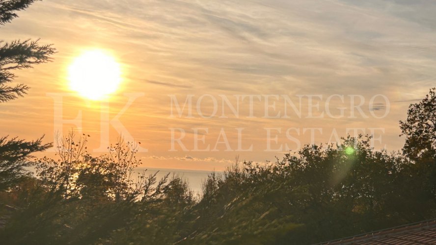 Legalized Bungalow (119 m²) with Sea View in a Gated Resort in Bar–Zupci