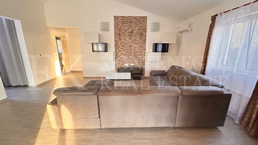 Legalized Bungalow (119 m²) with Sea View in a Gated Resort in Bar–Zupci