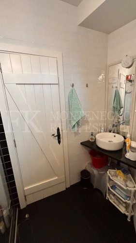 Rare opportunity: Renovated town house in the heart of Budva’s Old Town, 120 m², with a patio – only one minute walking distance from the sea.